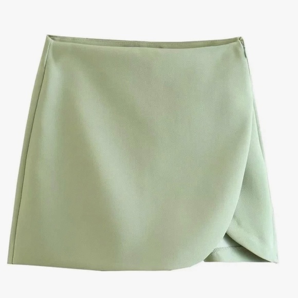 Pants - Mini shorts with skirt